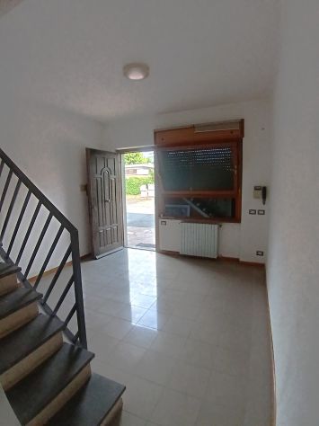 Morena Anagnina ufficio mq 62 con posto auto - Foto 4