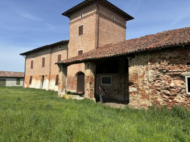 COMPPLESSO AGRICOLO " Corte del Chioso" in BASSA PARMESE A ROCCABIANCA (PR) - Foto 6