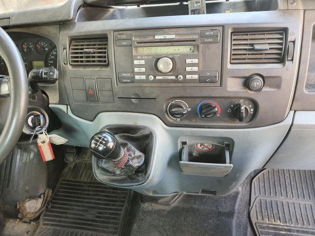 Ford Transit 350L 2.4 TDCi 115CV Cassone 3,86 m - Foto 6