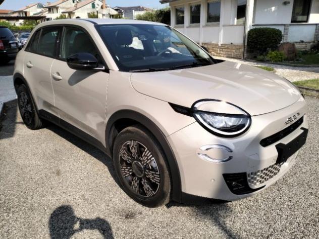 FIAT 600 Hybrid 145 CV DCT MHEV Pop rif. 23940775 - Foto 3