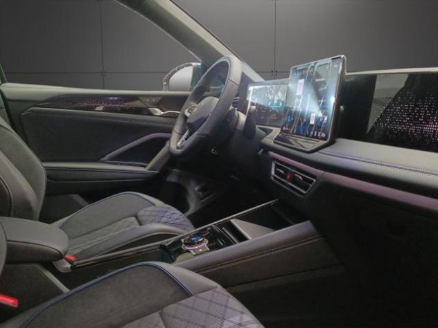 VOLKSWAGEN Tiguan 1.5 eTSI 150 CV ACT DSG R-Line Plus rif. 22968396 - Foto 10