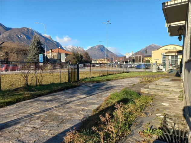 V000534 - CASA INDIPENDENTE, CON GIARDINO, GARAGE E MAGAZZINI - Foto 4