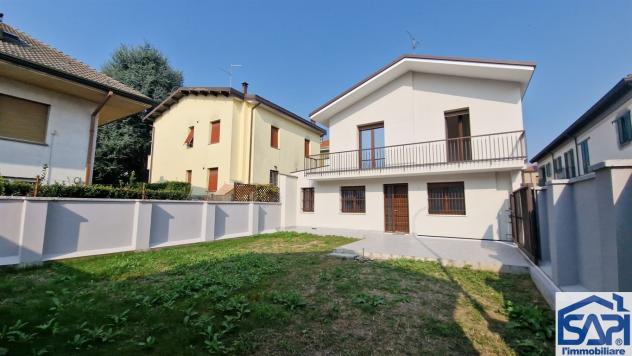 VILLA SINGOLA COMPLETAMENTE RISTRUTTURATA CON BOX DI 45 MQ - PRONTA PER ESSERE VISSUTA - Foto 15