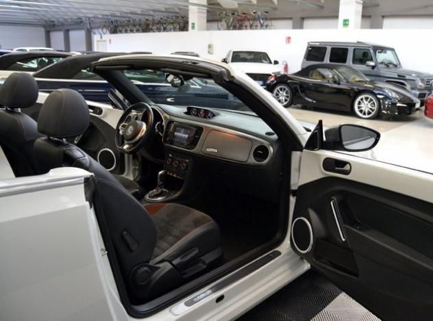 VOLKSWAGEN Maggiolino Cabrio 1.4 TSI DSG Karmann BMT Keyless-Navi rif. 24182914 - Foto 3