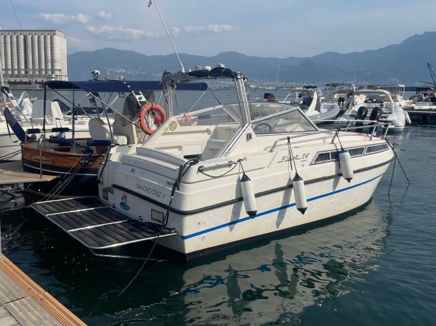 Fiart 24 cabin volvo penta 200 diesel - Foto 2