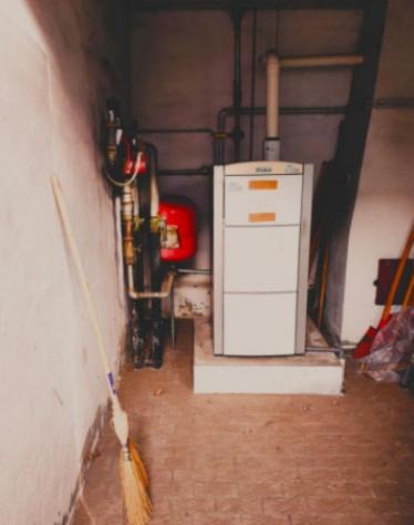 Immobile in asta di 413 m² con più di 5 locali in vendita a Modena - Foto 3