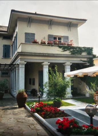 Casa singola in vendita a Marina di Carrara - Carrara 560 mq Rif: 1410187