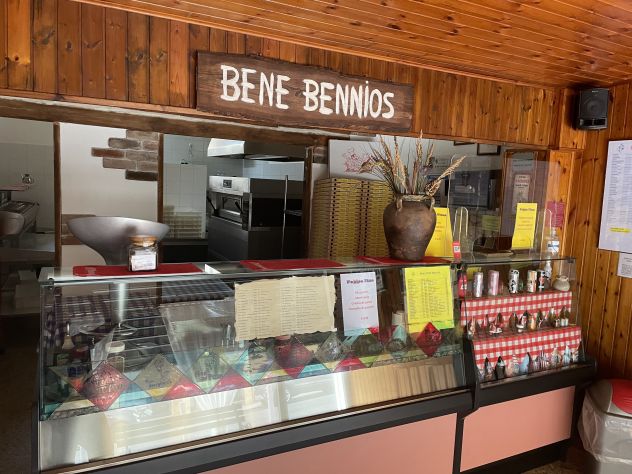 Storica pizzeria d’asporto con locale di proprietà