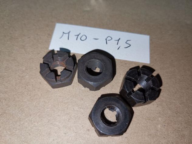 Dado a castello intagliato 10X1.5 ruota frizione M10 P1.5