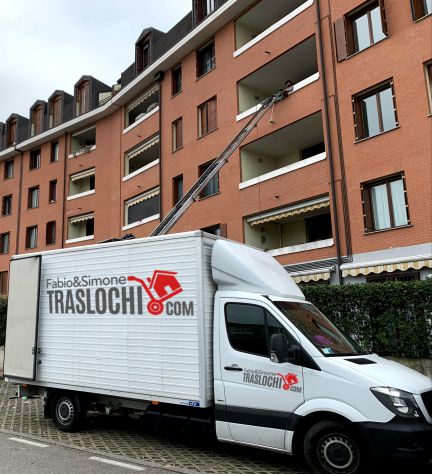 noleggio scala per traslochi e lavori di edilizia - Foto 3