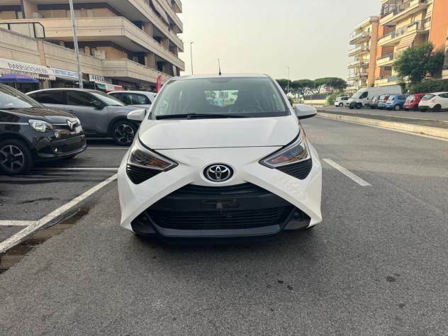 Toyota Aygo Connect 1.0 VVT-i 72 CV 5 porte x-play MMT led navi kamera