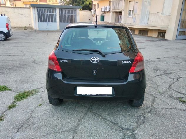 toyota yaris 1.0 automatica