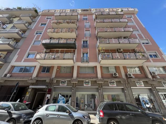Pentalocale in vendita a Palermo