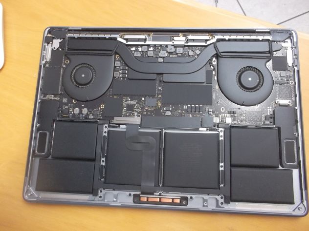 MACBOOK PRO RETINA  15 MODELLO A1990 CON SCHERMO RIOTTO - Foto 6