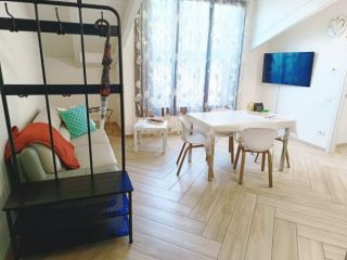 Attico / Mansarda di 65 m² con 2 locali e box auto in affitto a Varese