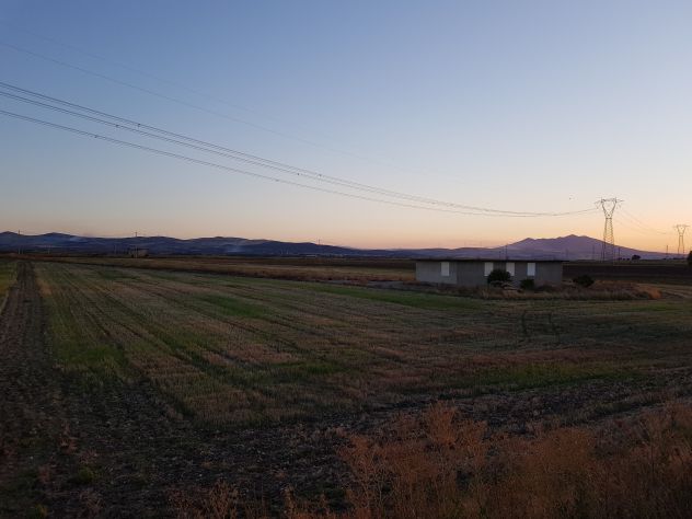 HAI BISOGNO DI UN TERRENO E DI UN LOCALE USO ARTIGIANALE ZONA S.S. 655 - Foto 4