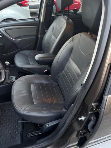 Dacia Duster 1.5 dCi 110 CV S&S 4x4 Serie Speciale Brave2 - Foto 9