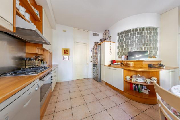 DEANGELI/ VERCELLI via SACCO SIGNORILE APPARTAMENTO DI 160m
In una delle zone più richieste e residenziali di Milano, a pochi passi da Via Marghera, C - Foto 16