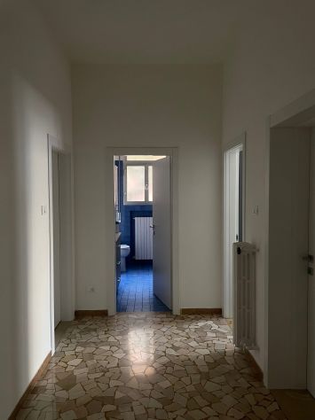 LIBERA AMPIA STANZA SINGOLA ZONA SANTO STEFANO PER STUDENTESSA E LAVORATRICE - Foto 4