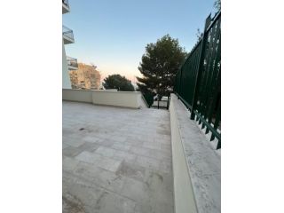 Luminoso Mono/Bilocale con affaccio sul verde - Adiacente alla chiesa Sacra Fami