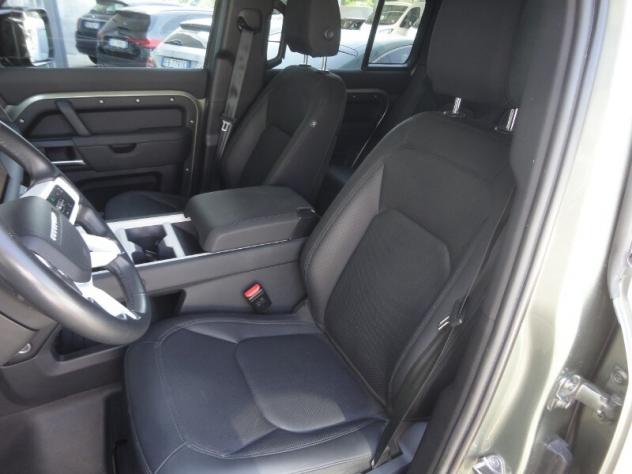 LAND ROVER Defender (2019) Defender 110 3.0D I6 200 CV AWD Auto S - Foto 8
