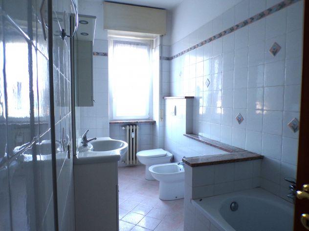 Travedona Monate - trilocale con cantina e box - Foto 6