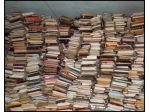 NON BUTTARE I TUOI LIBRI