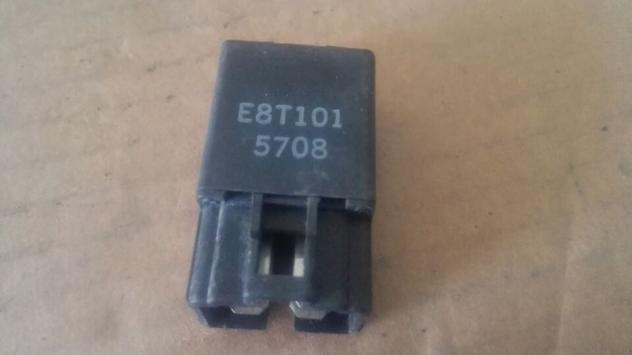 Relè / Relay E8T101 5708 Mitsubishi L200 3 serie 05