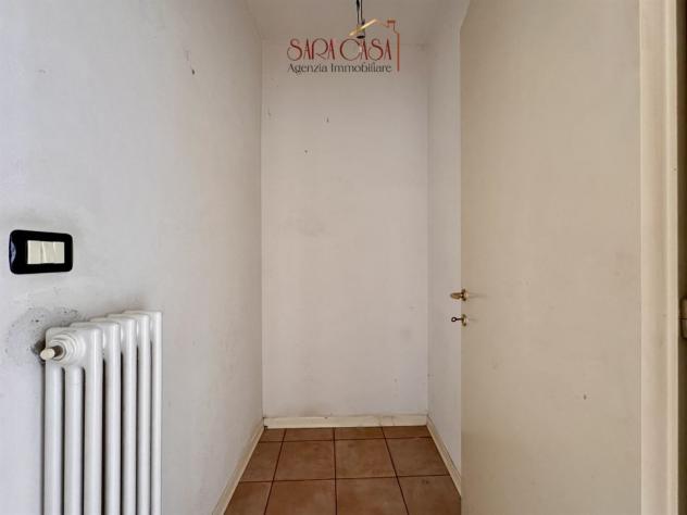 Luminoso appartamento con due camere, terrazzo e garage - Foto 17