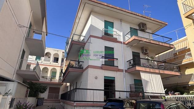 Rif. 2478 - Appartamento al piano terra,centrale a soli 80 mt dal mare