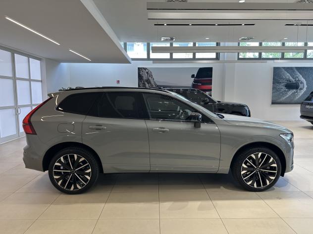 Volvo XC60 Recharge T6 Plug-in AWD auto Ultra Dark - Foto 4