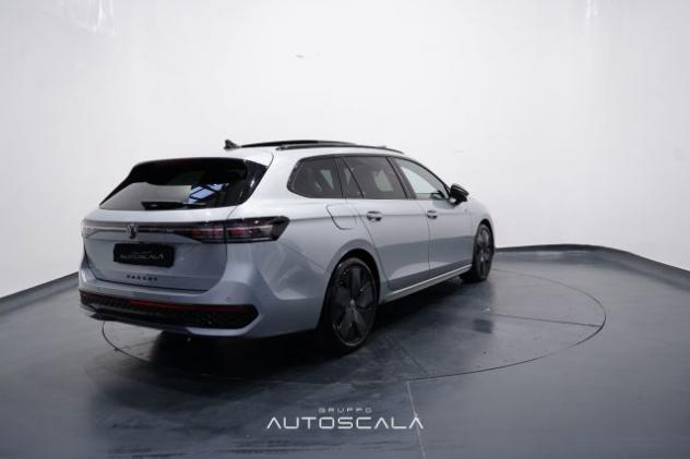 VOLKSWAGEN Passat Variant 1.5 TSI ACT DSG R-Line rif. 23299358 - Foto 6