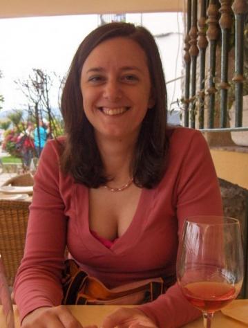 Donna di Milazzo, 33 anni. Fisico Normale Tel: