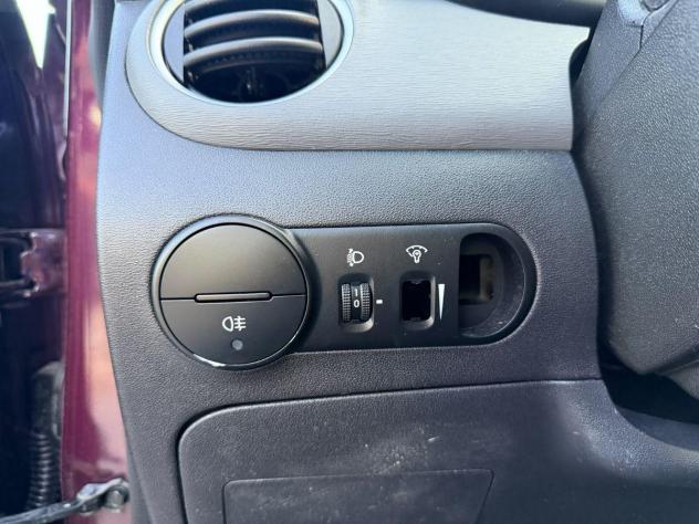 HYUNDAI - i10 - 1.1 12V Fiorucci - Foto 9