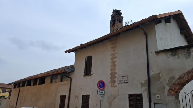 Ampio Cascinale con Corte Privata: Abitazione e Grandi Volumi Recuperabili - Foto 6