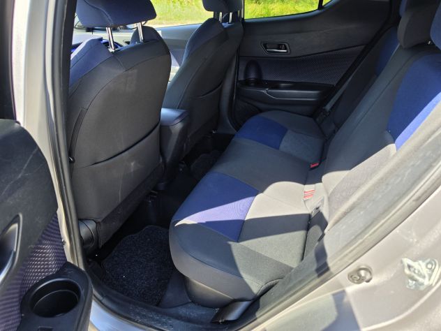 TOYOTA C-HR HYBRID 1.8 - Foto 5