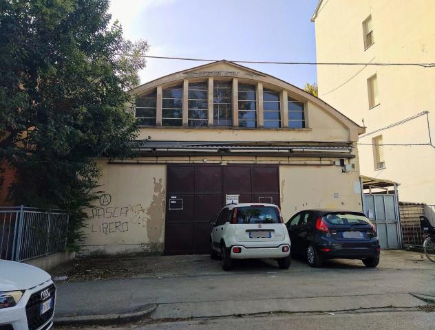 Due Capannoni uso artigianale