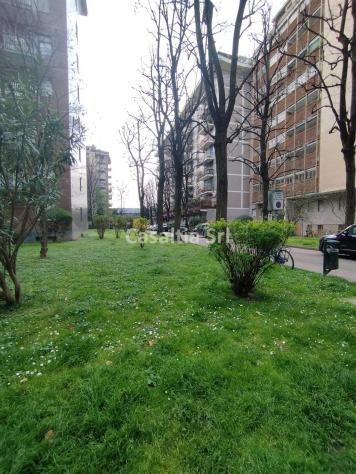 Trilocale arredato con terrazza e balcone in Via Savona - Foto 15