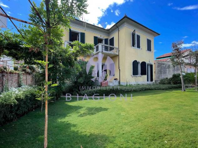 Villa in vendita a Lido di Camaiore - Camaiore 200 mq Rif: 1174117