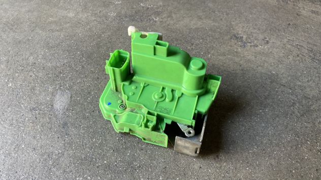 Chiusura centralizzata anteriore DX Alfa Romeo Giulietta del 2015 (50511843)