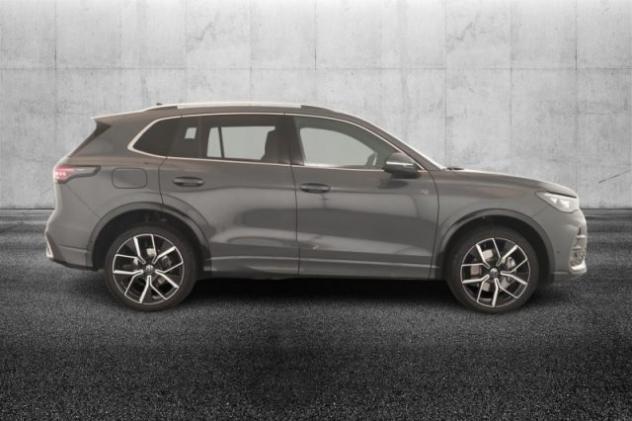 VOLKSWAGEN Tiguan 2.0 TDI 193 CV DSG 4MOTION R-Line rif. 24072201 - Foto 3