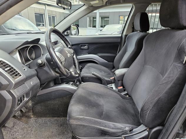 Mitsubishi Outlander Outlander 2.0 di-d 7POSTI GANCIO TRAINO - Foto 6