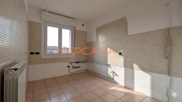 ESCLUSIVO E LUMINOSO TRIOLOCALE CON BOX DOPPIO - Foto 2