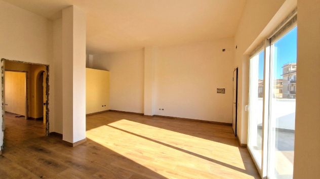 OPPORTUNITA' IMMOBILIARE IN PIENO CENTRO: INTERO FABBRICATO CON RESIDENZA - Foto 5
