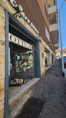 PORTUENSE/VILLA BONELLI – AFFITTASI NEGOZIO CON VETRINE SU STRADA - Foto 4
