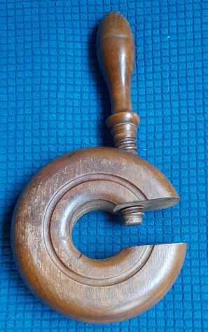 schiaccianoci in legno vintage modello a vite - Foto 4