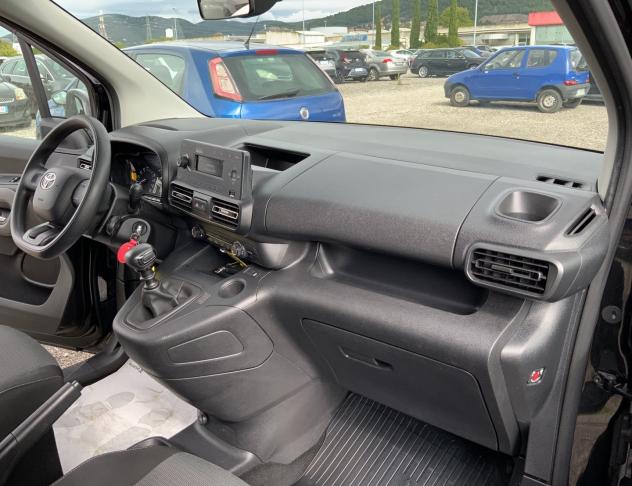 Toyota Proace City Verso 1.5D 130 CV S&S Short D Lounge - Foto 6