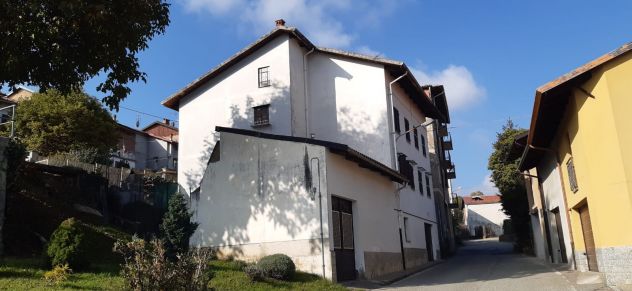 CASA LIBERA 4 LATI