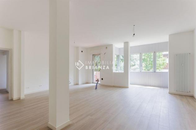 VIMERCATE: IN VENDITA 4 LOCALI RISTRUTTURATO A NUOVO CON BALCONE, CANTINA E BOX. - Foto 2