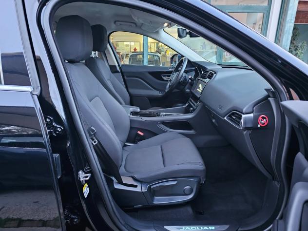 Jaguar F-Pace 2.0 D 240 CV AWD aut. Pure - Foto 4